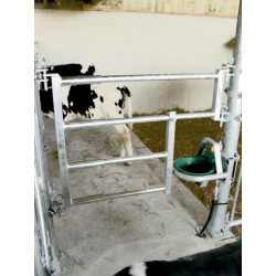 Ausziehbare kleine Tür mit Tränkenausnehmung - Länge 0,85 bis 1,20 m Ausziehbare kleine Tür mit Tränkenausnehmung - Länge 0,85 bis 1,20 m