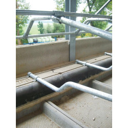 Omega zur Bodenbefestigung von selbsttragenden Liegeboxenbügeln Omega zur Bodenbefestigung von selbsttragenden Liegeboxenbügeln