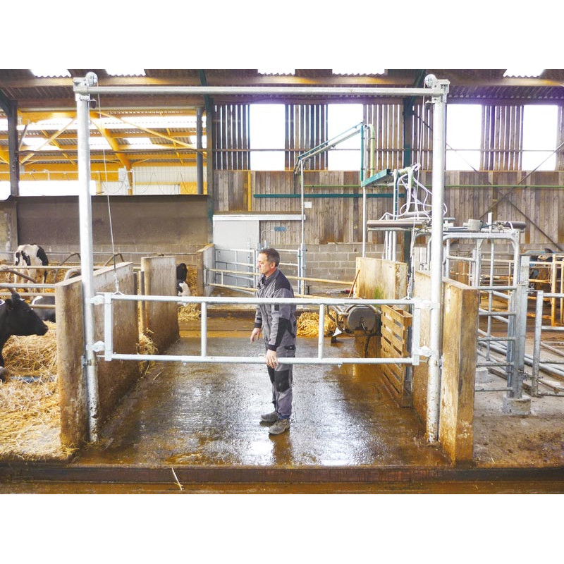 2,30/3,40 m Hubtor für Liegeboxengänge