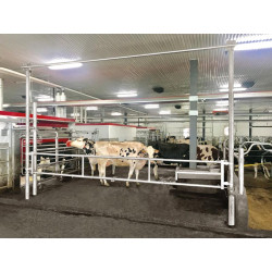 3,40/4,50 m Hubtor für Liegeboxengänge 3,40/4,50 m Hubtor für Liegeboxengänge