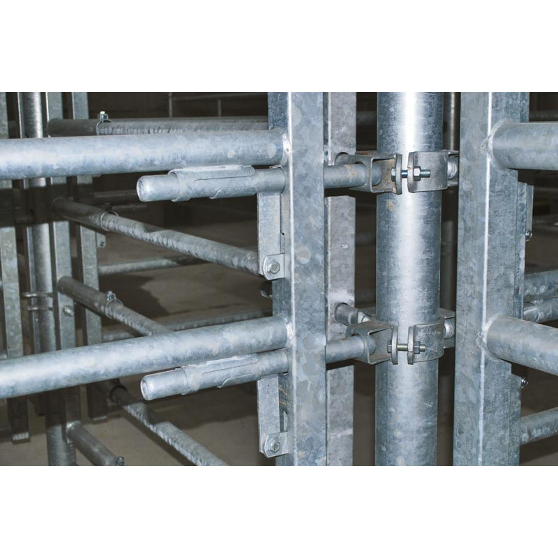 5-rohriges Einschubteil mit 2 gestanzten Riegeln für Tor