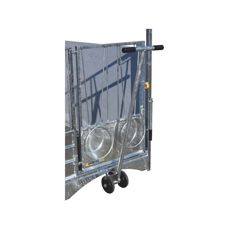 Transportdeichsel für fahrbare kälberboxen