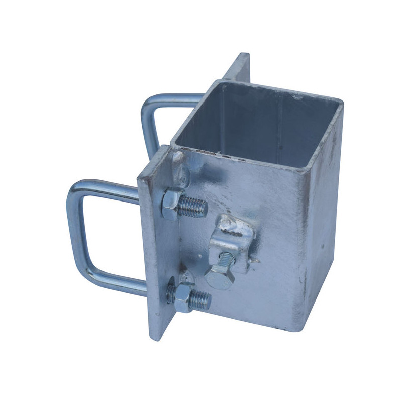 Einfache eckige Befestigungsschellen mit 4 Stück 60 mm Vierkantbügeln für 80x80 mm Vierkantpfosten